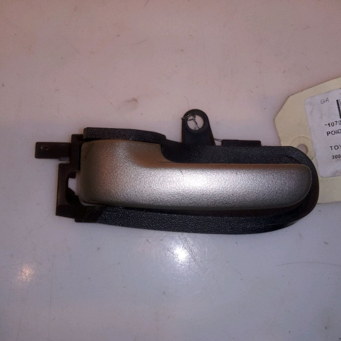 Poignee int porte avg occasion TOYOTA YARIS I Phase 1 04-1999->03-2003 692060D030B2 1