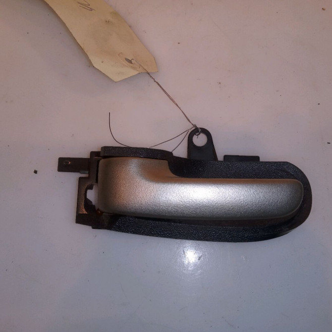 Poignee int porte arg occasion TOYOTA YARIS I Phase 1 04-1999->03-2003 692060D030B2 1