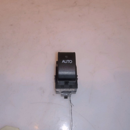 Commande leve-glace porte arrière droite occasion TOYOTA AVENSIS II phase 1 05-2003->08-2006 115 D-4D 8481005050