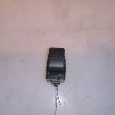 Commande lève-glace porte avant droite occasion TOYOTA AVENSIS II phase 1 05-2003->08-2006 115 D-4D 8481005050