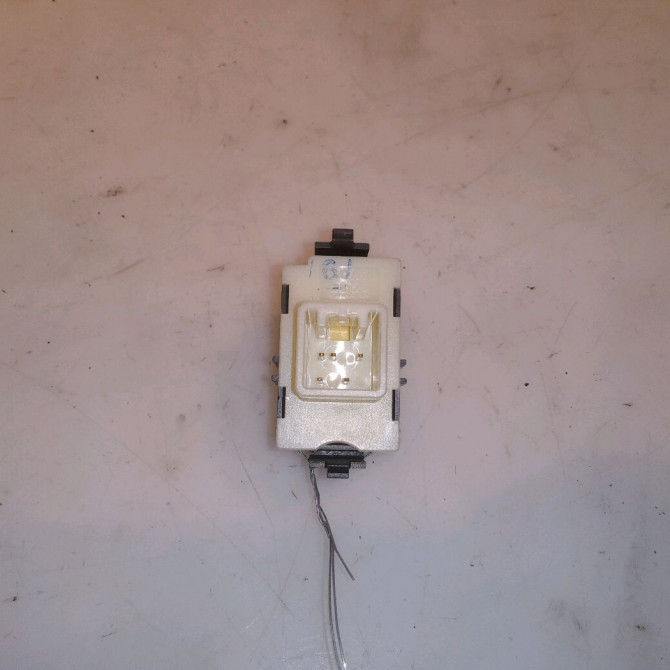 Commande leve-glace porte arrière gauche occasion TOYOTA AVENSIS II phase 1 05-2003->08-2006 115 D-4D 8481005050 2