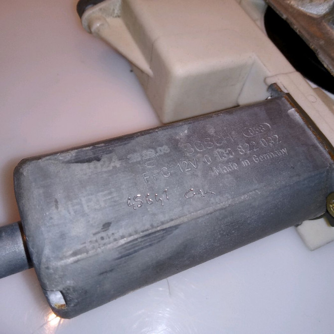 Mecanisme + moteur lève-glace avant droit occasion TOYOTA AVENSIS II phase 1 05-2003->08-2006 115 D-4D 6981005050 3