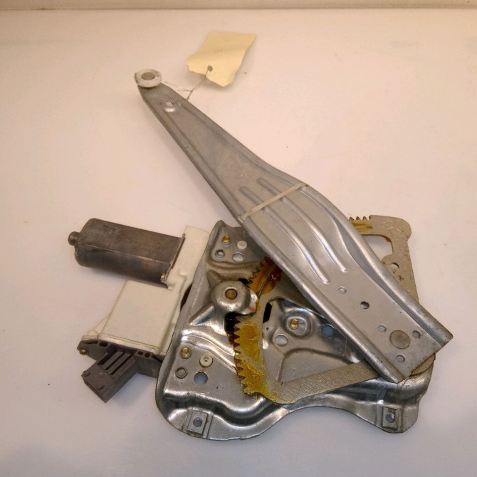 Mecanisme+moteur leve-glace ard occasion TOYOTA AVENSIS II phase 1 05-2003->08-2006 115 D-4D 6983005100 2