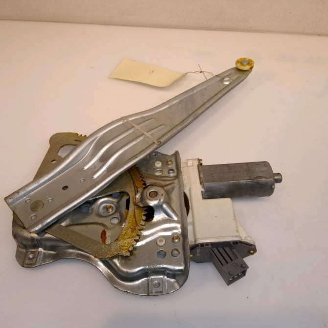 Mecanisme+moteur leve-glace arg occasion TOYOTA AVENSIS II phase 1 05-2003->08-2006 115 D-4D 6984005100 2