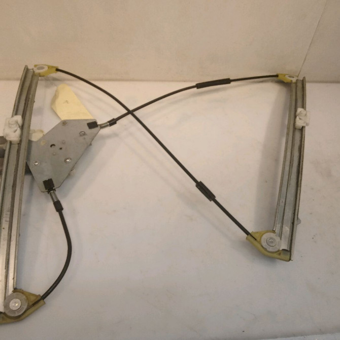 Mecanisme+moteur leve-glace avg occasion B.M.W. SERIE 3 COMPACT IV Phase 2 03-2003->12-2004 320 TD 149ch 51337079919 2