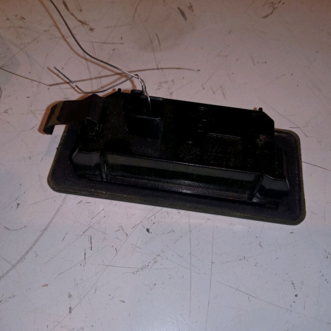 Eclaireur plaque de police d occasion B.M.W. SERIE 3 V Phase 2 09-2008->12-2011 318d 63267193293 2