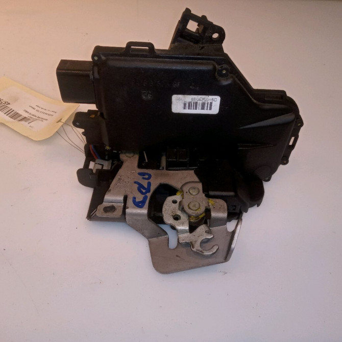 Serrure porte arg occasion AUDI A4 II Phase 1 01-2001->11-2004 2.5 TDi 180ch 8E0839015C 1