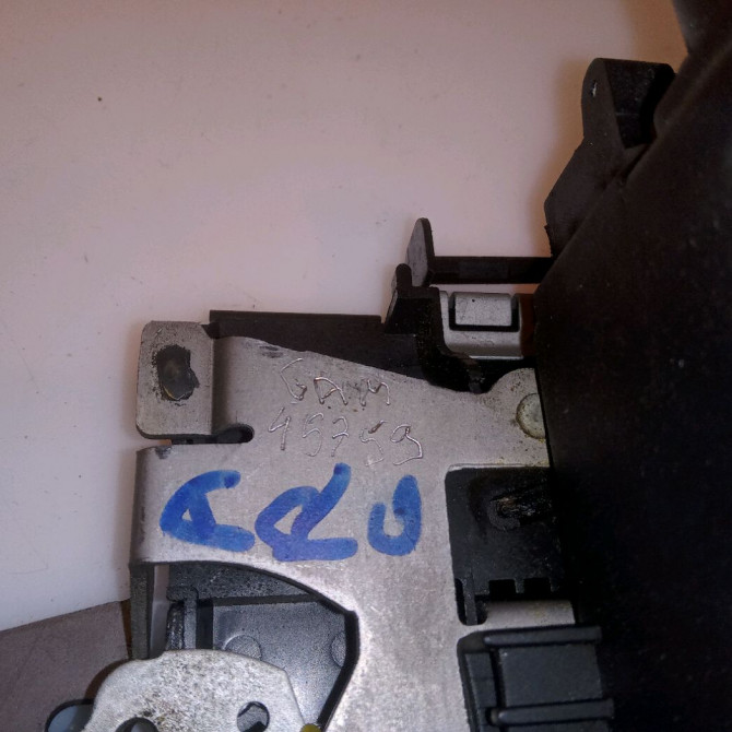 Serrure porte arg occasion AUDI A4 II Phase 1 01-2001->11-2004 2.5 TDi 180ch 8E0839015C 4