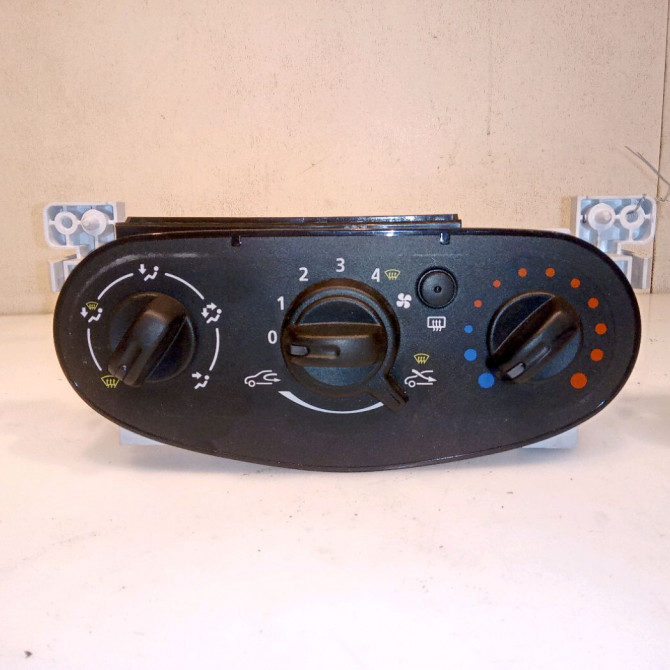 Commande de chauffage occasion DACIA SANDERO I Phase 1 06-2008->10-2012 1.2i 75ch 275103736R 1