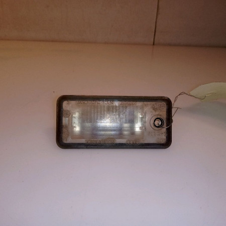 Eclaireur plaque de police g occasion AUDI A4 II Phase 1 01-2001->11-2004 2.5 TDi 180ch 8E0807430A