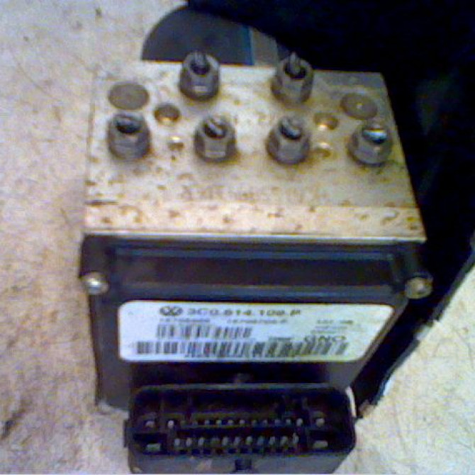 Unité hydraulique ABS occasion VOLKSWAGEN PASSAT V Phase 1 03-2005->10-2010 3C0614109AFBEF 2