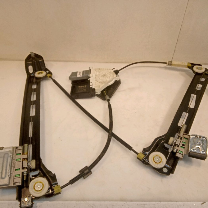 Mecanisme+moteur leve-glace avg occasion VOLKSWAGEN PASSAT V Phase 1 04-1995->04-1999 2.0 TDI 140ch 3C8837461J 1