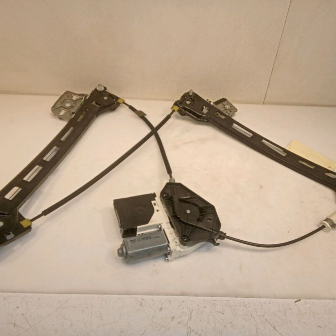 Mecanisme+moteur leve-glace avg occasion VOLKSWAGEN PASSAT V Phase 1 04-1995->04-1999 2.0 TDI 140ch 3C8837461J 2