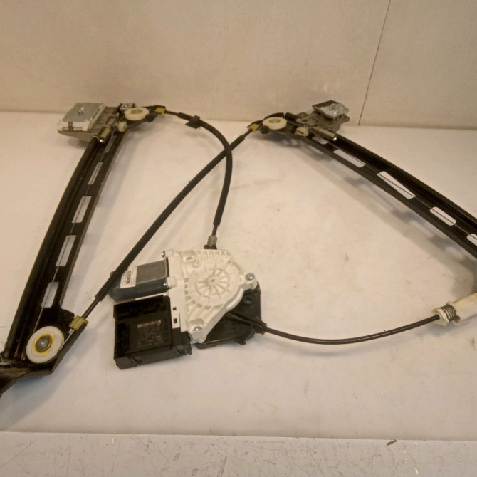 Mecanisme + moteur lève-glace avant droit occasion VOLKSWAGEN PASSAT V Phase 1 04-1995->04-1999 2.0 TDI 140ch 3C8837462J 2