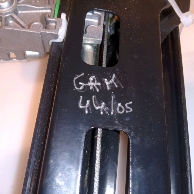 Mecanisme + moteur lève-glace avant droit occasion VOLKSWAGEN PASSAT V Phase 1 04-1995->04-1999 2.0 TDI 140ch 3C8837462J 3