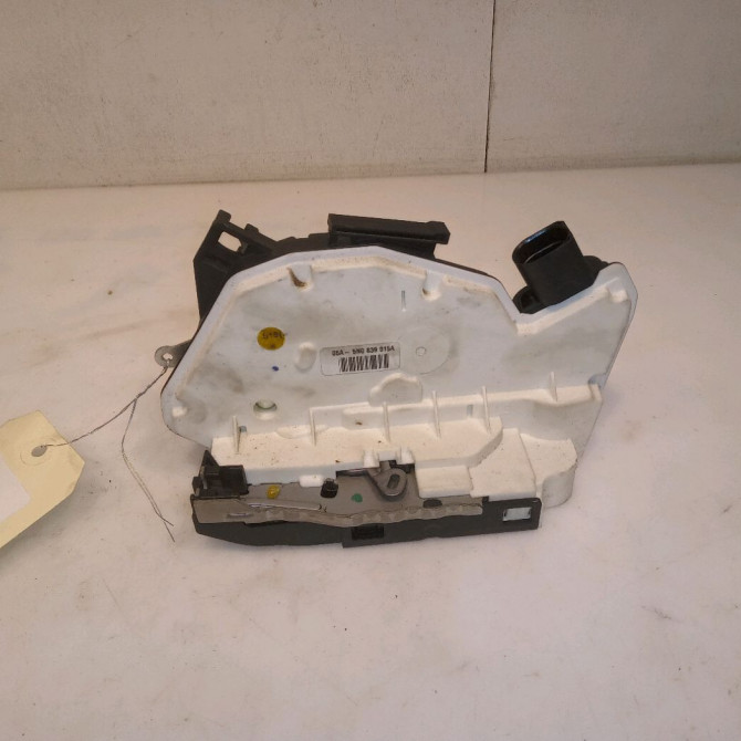 Serrure porte arg occasion VOLKSWAGEN PASSAT V Phase 1 04-1995->04-1999 2.0 TDI 140ch 5N0839016R 1