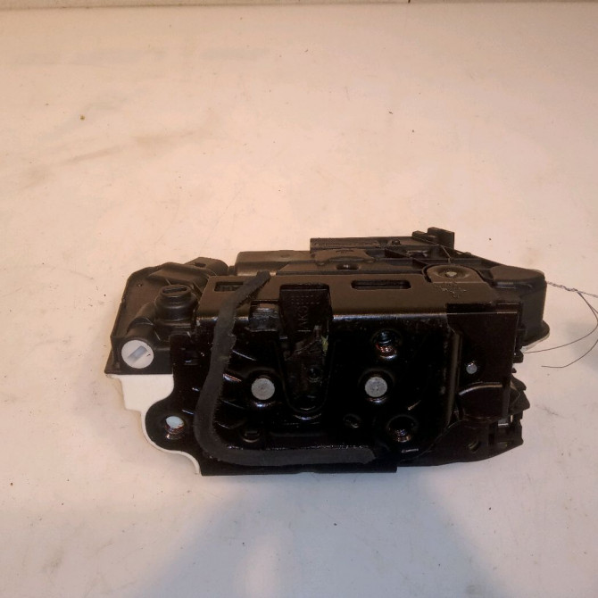 Serrure porte arg occasion VOLKSWAGEN PASSAT V Phase 1 04-1995->04-1999 2.0 TDI 140ch 5N0839016R 2