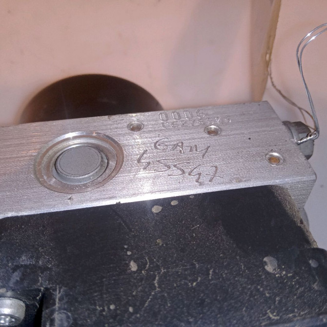 Unité hydraulique ABS occasion VOLKSWAGEN GOLF V Phase 1 11-2003->10-2008 1.9 TDI 90ch 1K0614117HBEF 4