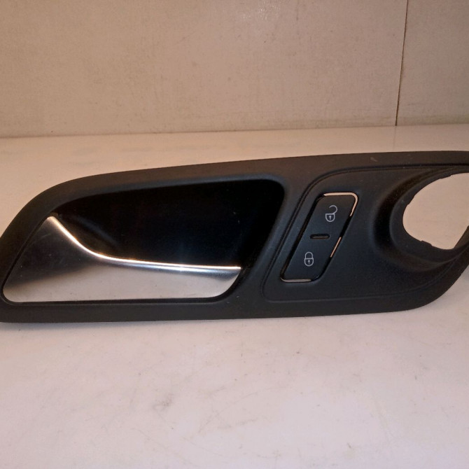 Poignee int porte avg occasion VOLKSWAGEN PASSAT V Phase 1 04-1995->04-1999 2.0 TDI 140ch 3C8837113GVAL 1