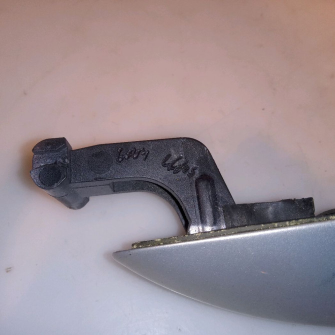 Poignee ext porte arg occasion VOLKSWAGEN PASSAT V Phase 1 04-1995->04-1999 2.0 TDI 140ch 3C0837205GRU 3