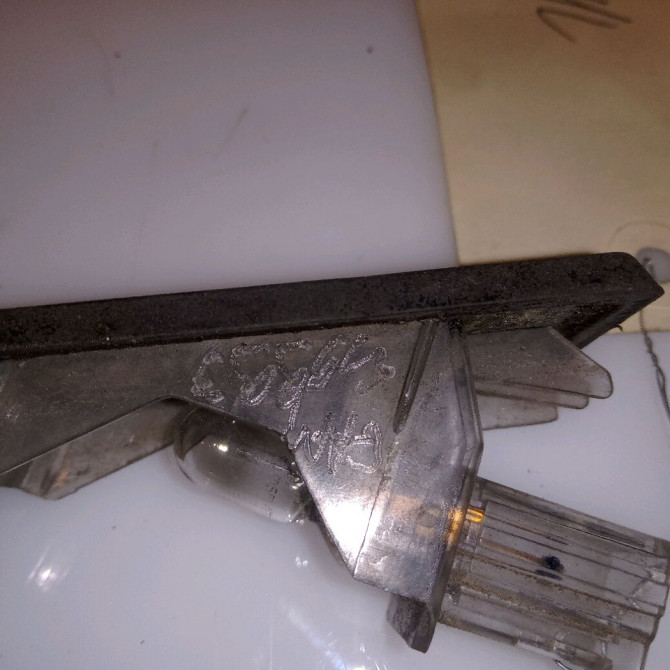 Eclaireur plaque de police g occasion RENAULT SCENIC II Phase 1 03-2004->09-2006 1.5 DCI 105ch 8200013577 3