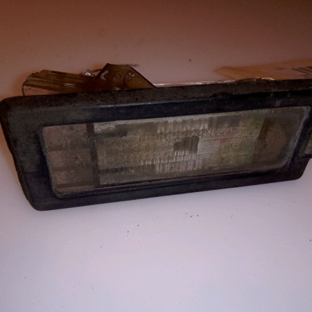 Eclaireur plaque de police d occasion RENAULT SCENIC II Phase 1 03-2004->09-2006 1.5 DCI 105ch 8200013577