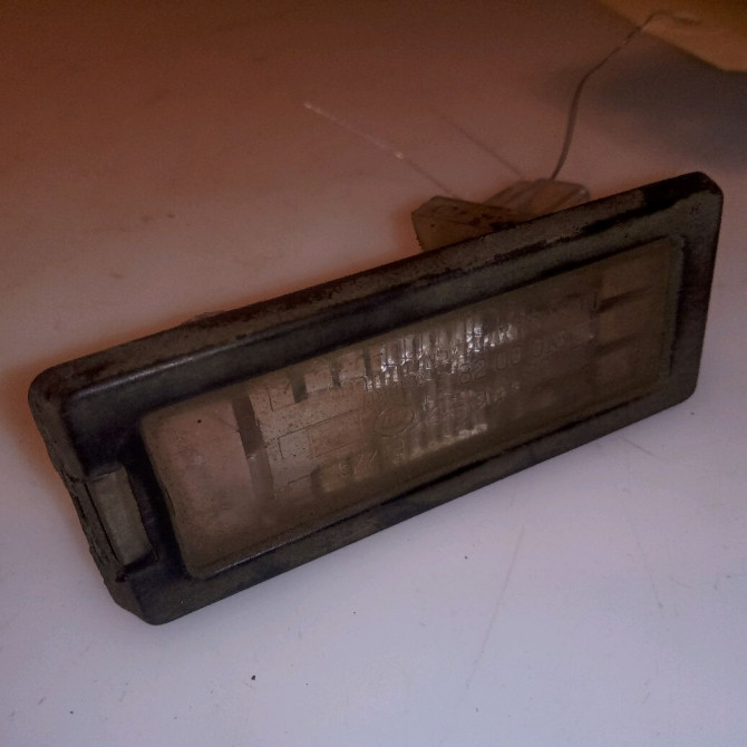 Eclaireur plaque de police d occasion RENAULT CLIO III phase 2 ESTATE 03-2009->12-2014 1.5 DCI 75ch 8200013577 1