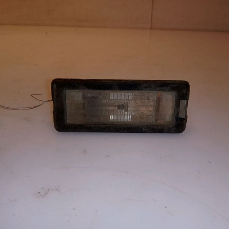 Eclaireur plaque de police g occasion RENAULT SCENIC II Phase 1 03-2004->09-2006 1.9 DCI 120ch 8200013577