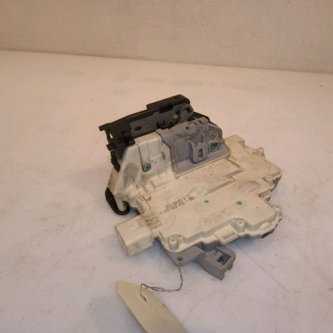 Serrure porte ard occasion VOLKSWAGEN PASSAT V Phase 1 03-2005->10-2010 2.0 TDI 140ch 3C4839016A 1