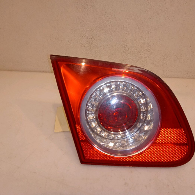 Feu arrière interieur gauche occasion VOLKSWAGEN PASSAT V Phase 1 03-2005->10-2010 2.0 TDI 140ch 3C5945093E 1