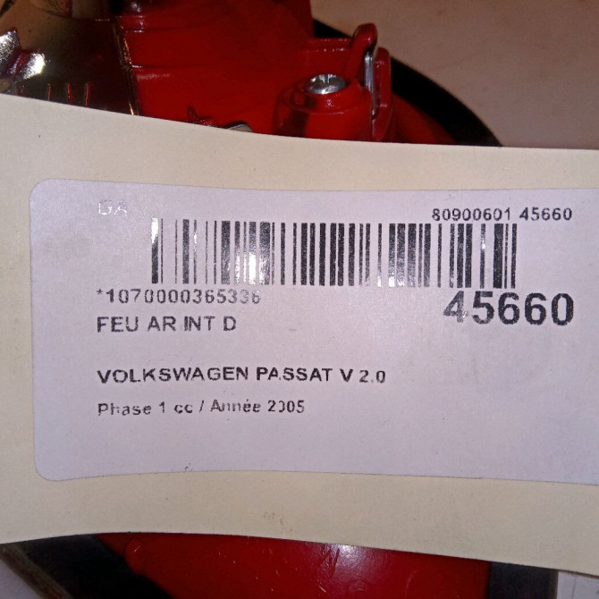 Feu arrière intérieur droit occasion VOLKSWAGEN PASSAT V Phase 1 03-2005->10-2010 2.0 TDI 140ch 3C5945094E 4