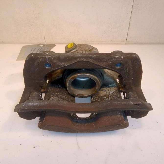 Etrier de frein avant gauche occasion MERCEDES CLASSE C III Phase 1 01-2007->12-2010 2044212181 2