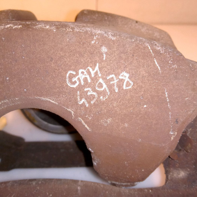 Etrier de frein avant droit occasion MERCEDES CLASSE C III Phase 1 01-2007->12-2010 2044212281 3