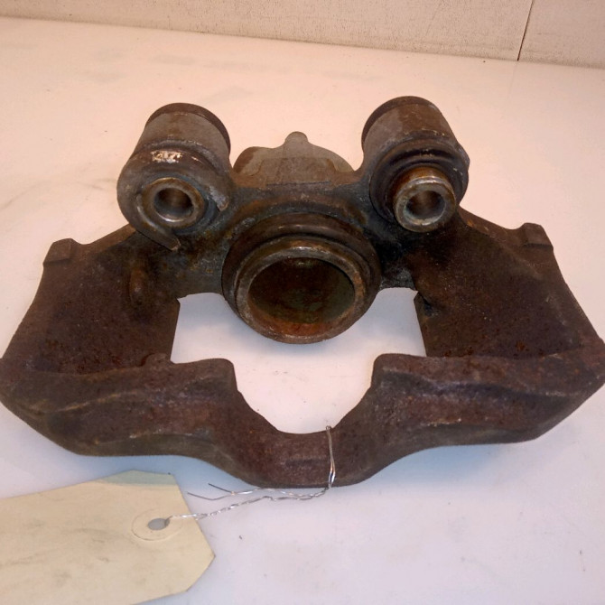 Etrier de frein avant gauche occasion RENAULT 19 Phase 2 04-1992->04-1997 1.9 D 7701201769 2