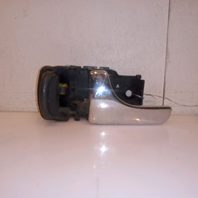 Poignee int porte avg occasion NISSAN TERRANO I 806710X001 1