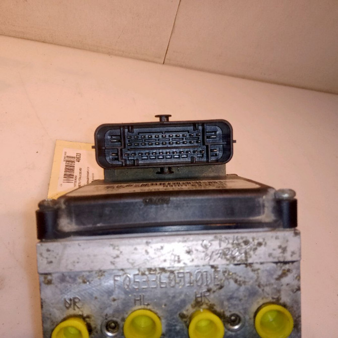 Unité hydraulique ABS occasion VOLKSWAGEN PASSAT V Phase 1 03-2005->10-2010 1.9 TDI 105ch 3C0614109ABEF 2