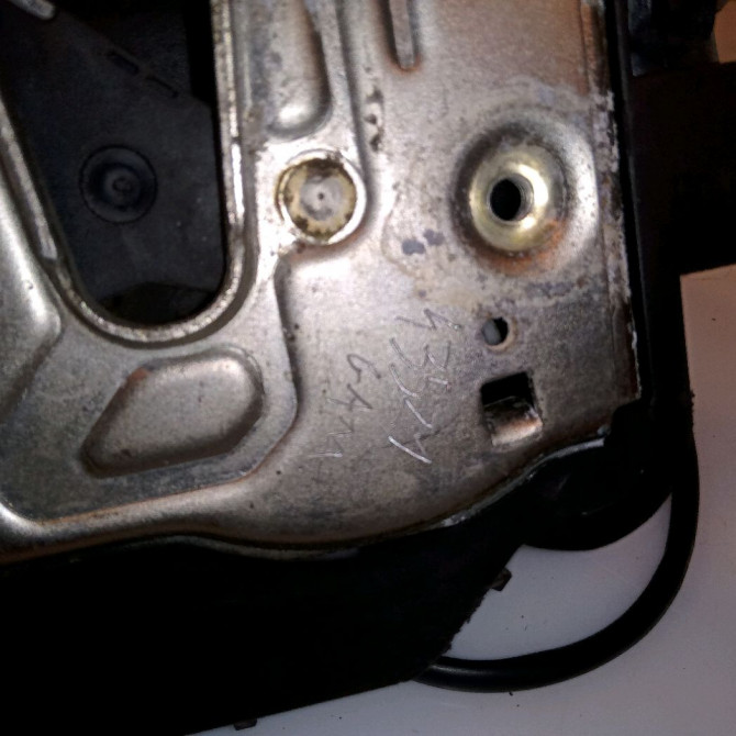 Serrure porte avd occasion MERCEDES CLASSE C II Phase 2 BREAK 03-2004->06-2007 2037200435 3