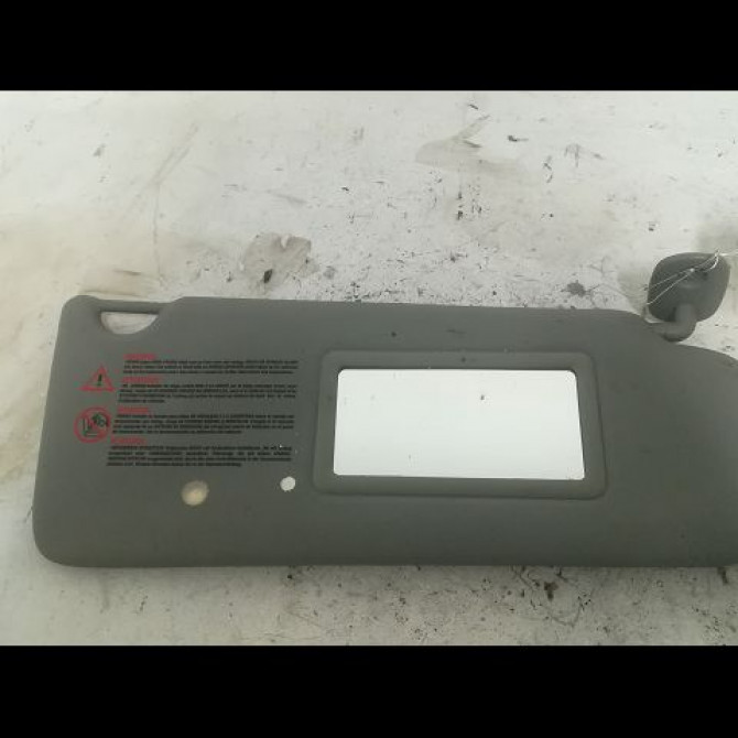 Pare-soleil droit occasion RENAULT CLIO II Phase 2 06-2001->07-2006 1.2 16v 8200240038 1