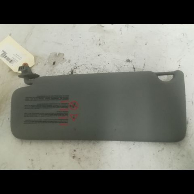 Pare-soleil droit occasion RENAULT CLIO II Phase 2 06-2001->07-2006 1.2 16v 8200240038 2