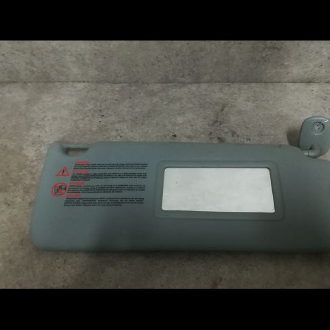 Pare-soleil droit occasion RENAULT CLIO II Phase 2 06-2001->07-2006 1.5 DCI 65ch 8200240038 1