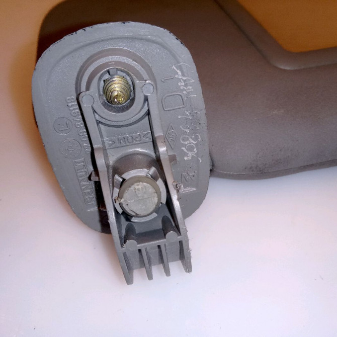 Pare-soleil droit occasion RENAULT CLIO II Phase 2 06-2001->07-2006 1.5DCI 100ch 3