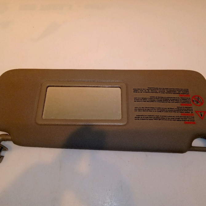 Pare-soleil droit occasion RENAULT CLIO II Phase 2 06-2001->07-2006 1.5 DCI 70ch 1