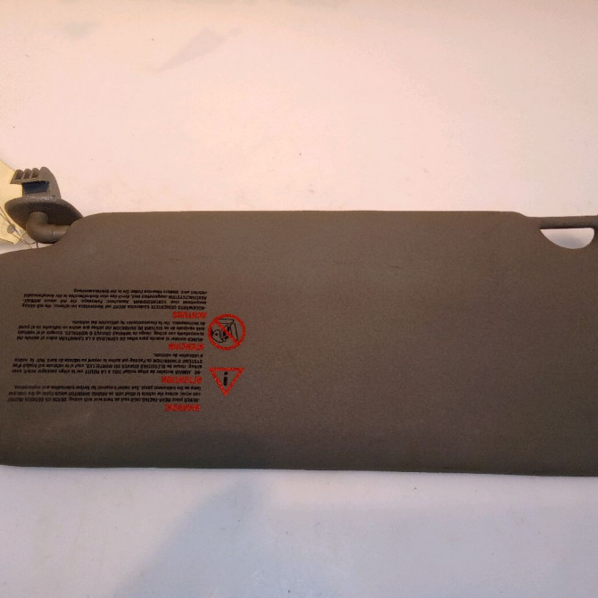 Pare-soleil droit occasion RENAULT CLIO II Phase 2 06-2001->07-2006 1.5 DCI 70ch 2
