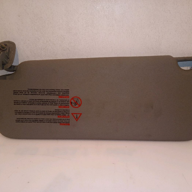 Pare-soleil droit occasion RENAULT CLIO II Phase 2 06-2001->07-2006 1.2 16v 1