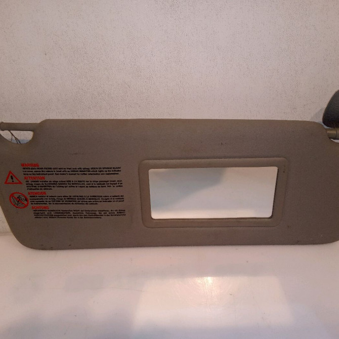 Pare-soleil droit occasion RENAULT CLIO II Phase 2 06-2001->07-2006 1.2 16v 2