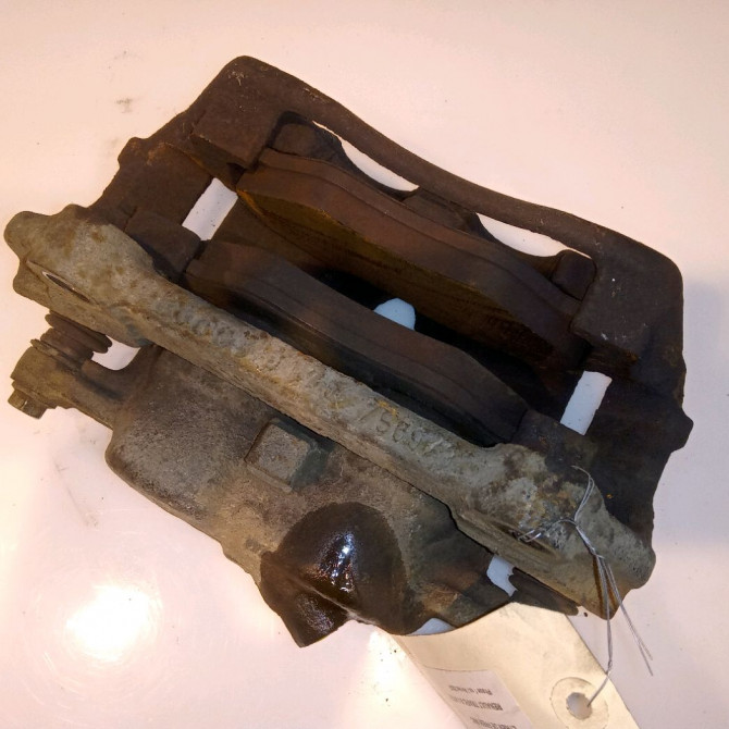 Etrier de frein avant gauche occasion RENAULT TRAFIC II Phase 1 10-2001->08-2006 1.9 DCI 100ch 7701050919 2