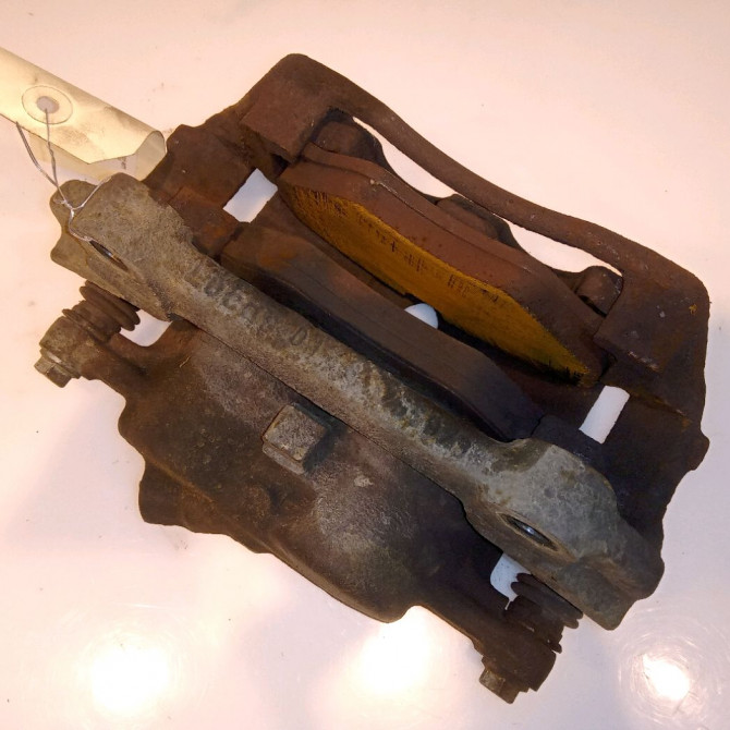 Etrier de frein avant droit occasion RENAULT TRAFIC II Phase 1 10-2001->08-2006 1.9 DCI 100ch 7701051808 2