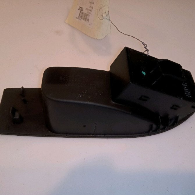 Commande leve-glace porte arrière gauche occasion OPEL ASTRA IV 13301888 2