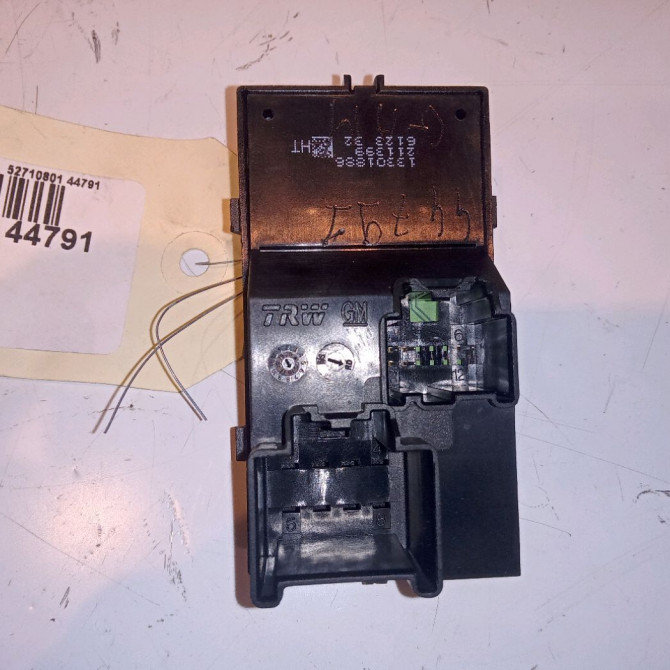 Commande lève-glace porte avant droite occasion OPEL MOKKA Phase 1 10-2012->... 1.6 CDTI 136ch 13301886 2