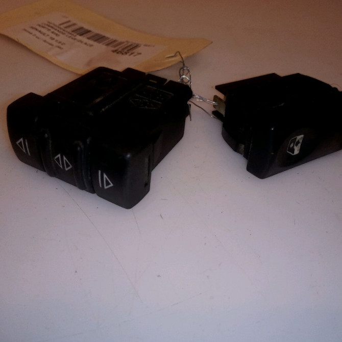 Commande lève-glace porte avant gauche occasion RENAULT 19 Phase 2 04-1992->04-1997 1.9 D 1